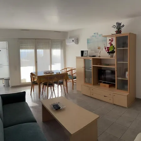 Apartment In Riva Al Mare A Cannes